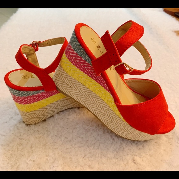 Red Summer Wedges NEW - Picture 5 of 5